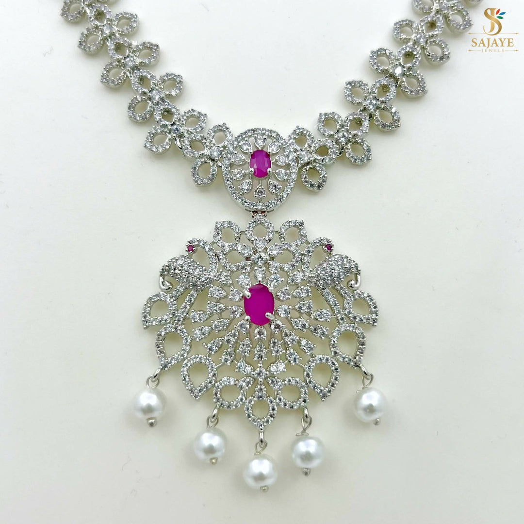 Elegant Silver Shine Necklace Set 1231189