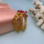 Load image into Gallery viewer, Gold Bangles 1231070

